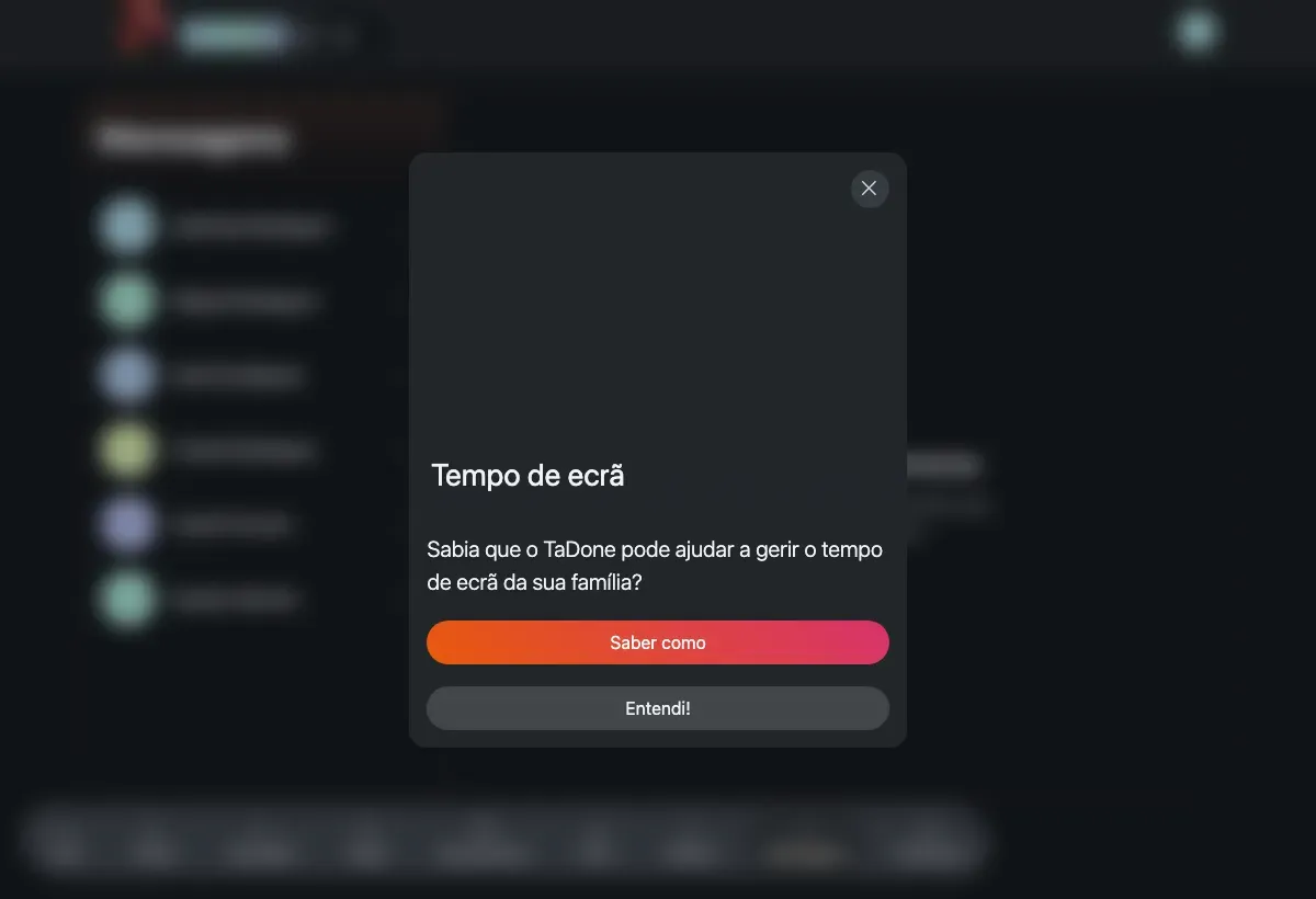 Vista dividida das mensagens com a lista de membros e a indicação para escolher uma conversa