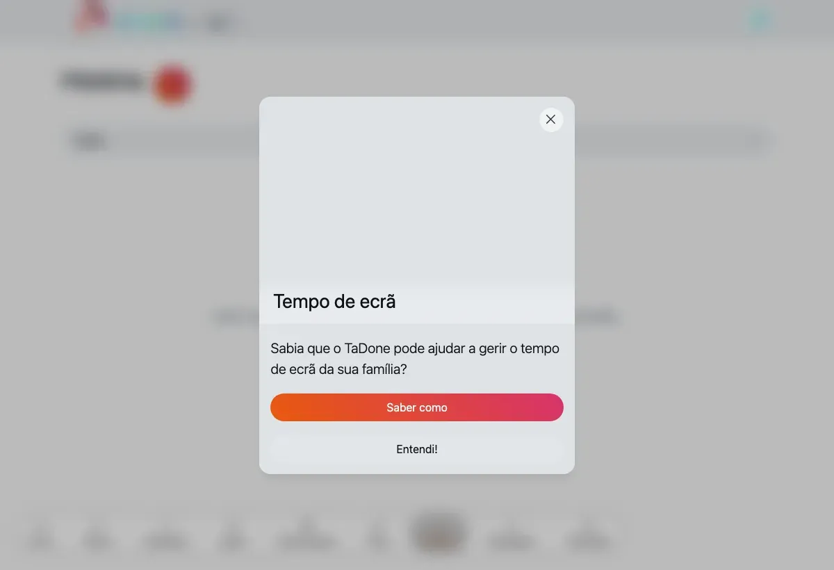 O feed da História: entradas agrupadas por dia, cada uma com a cor do membro, um ícone, uma hora e os seus pontos.