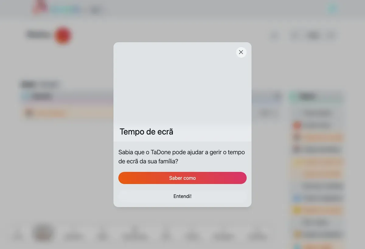 O quadro da rotina no computador, com uma coluna por membro e tarefas agrupadas por período do dia.